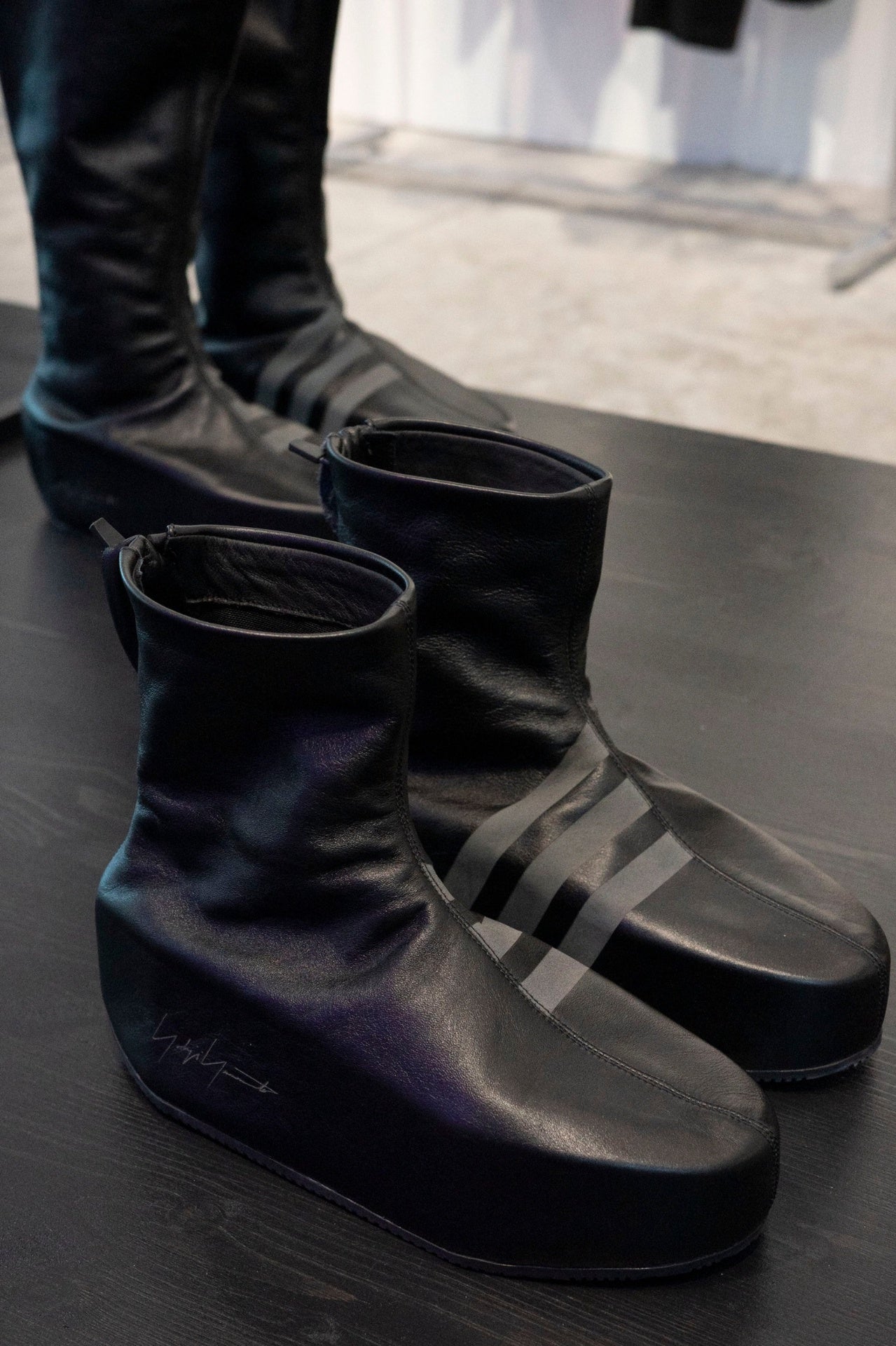 Y-3 Kyasu Overboot - Black in Black - The Shelter