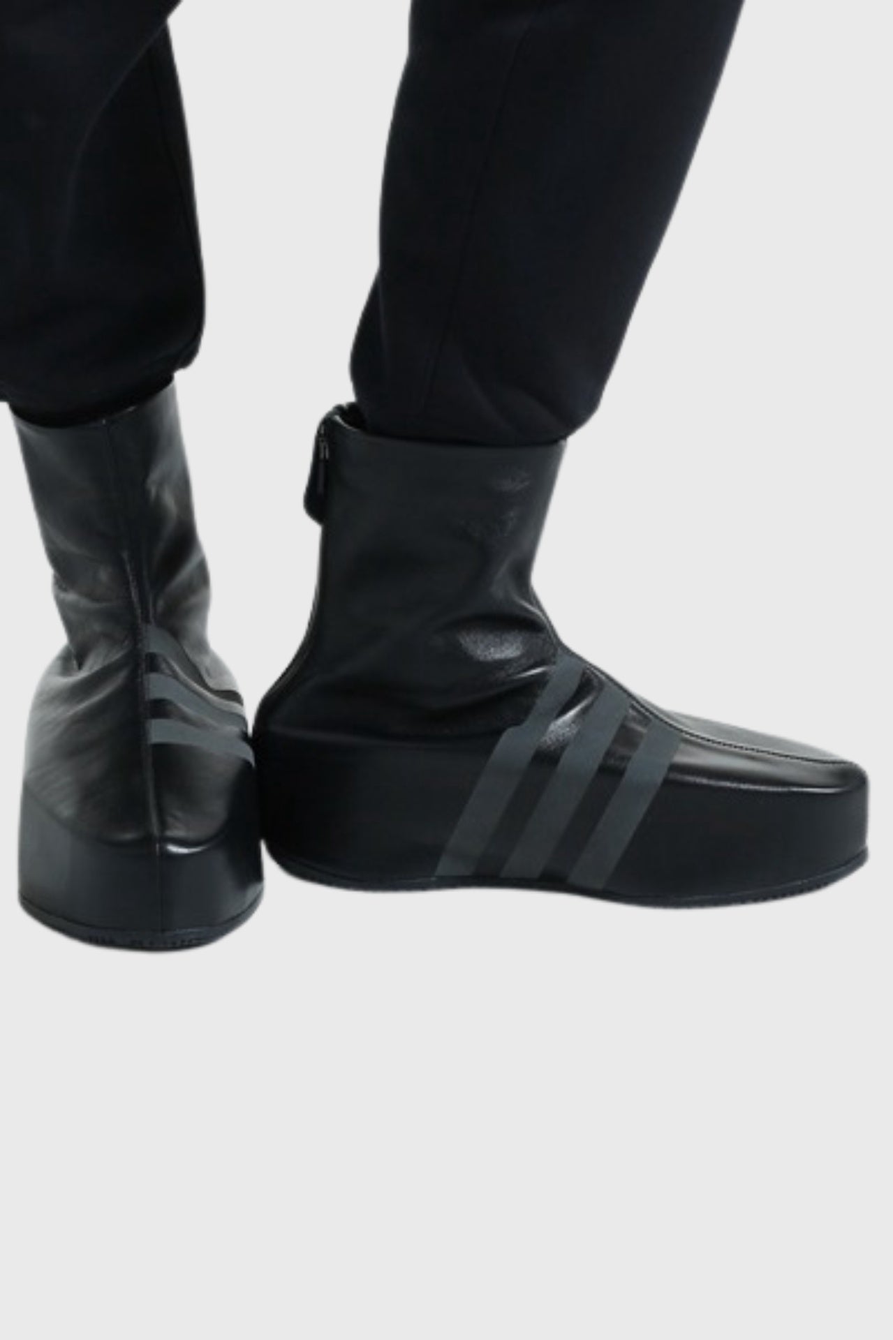 Y-3 Kyasu Overboot - Black in Black - The Shelter